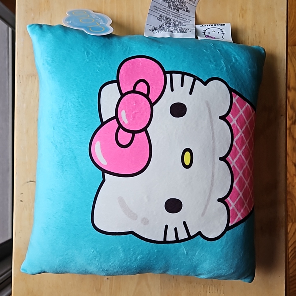 HELLO KITTY TRAVEL CLOUD PILLOW